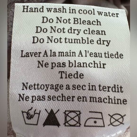 Fashion Concepts Embroidered Pink Pants NWOT - Picture 5 of 5